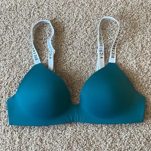 Victoria’s Secret T-Shirt Lightly Lined Wireless Bra